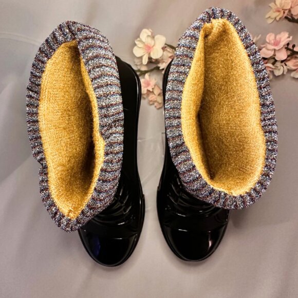 Black, Waterproof Sneakers NWOT - Picture 3 of 11